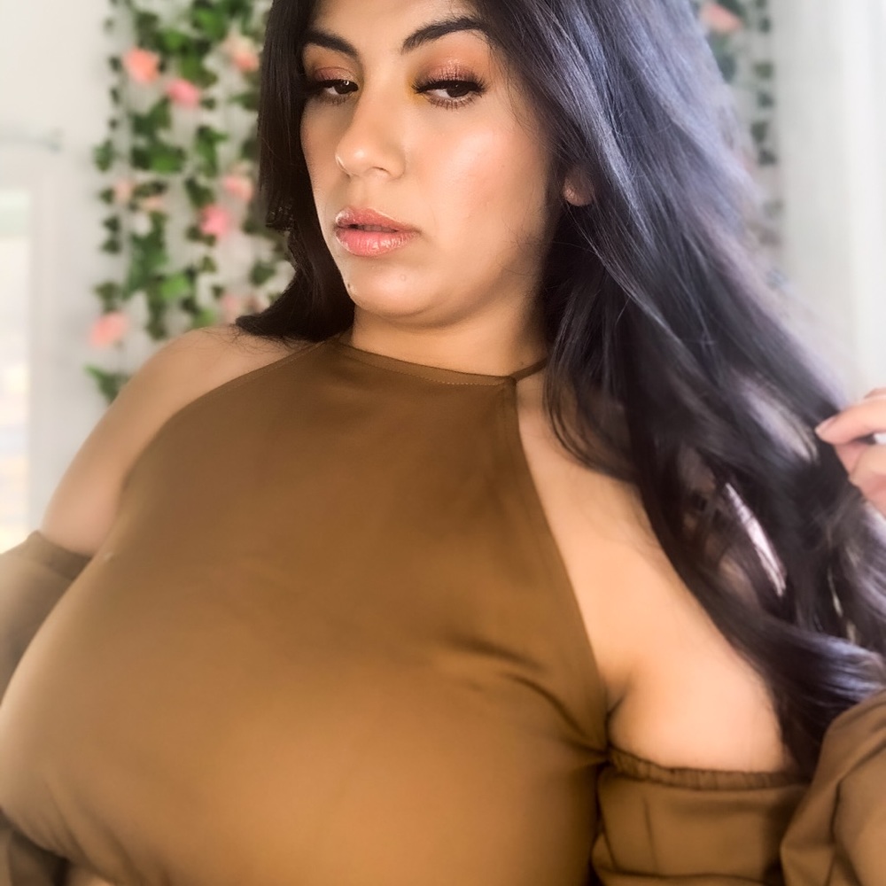 Top - Picture 2 of 2